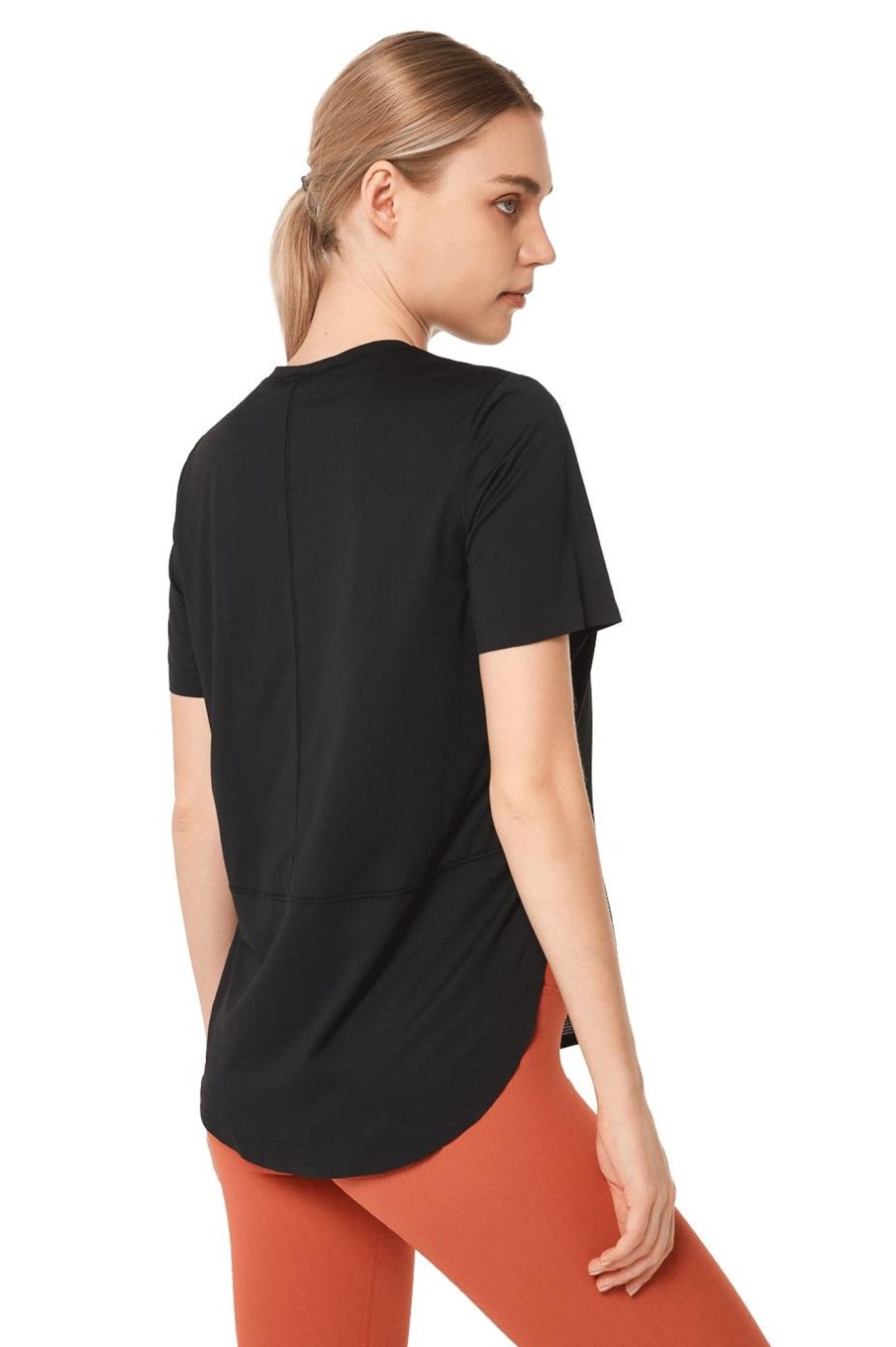 Tops Yvette | T-Shirt Samar Black